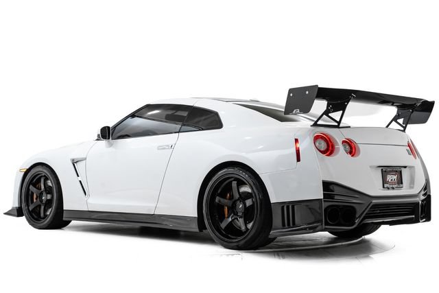 Used 2016 Nissan GT-R Black Edition AWD/4WD image 10
