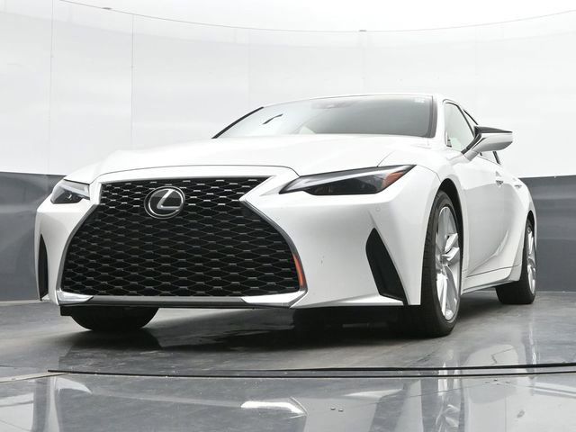 Used 2023 Lexus IS 300 w/ Comfort Package RWD image 31