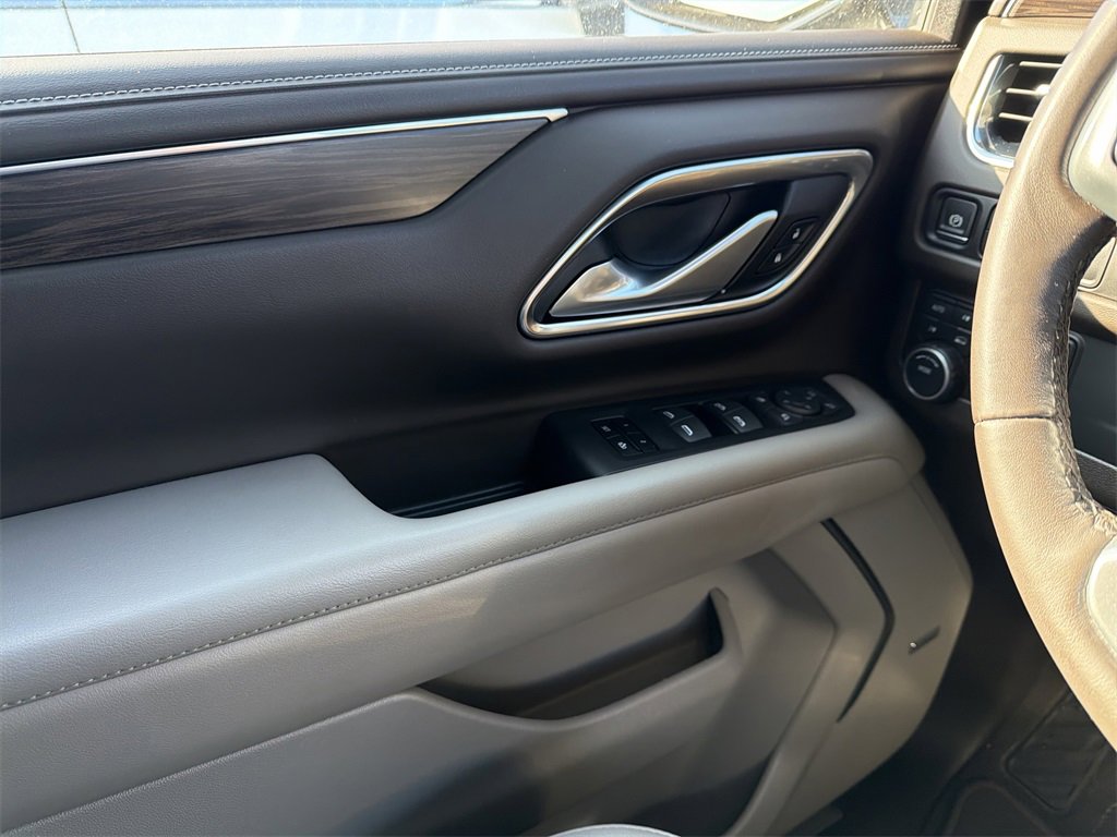 Certified 2022 Chevrolet Suburban LT w/ Luxury Package image 14