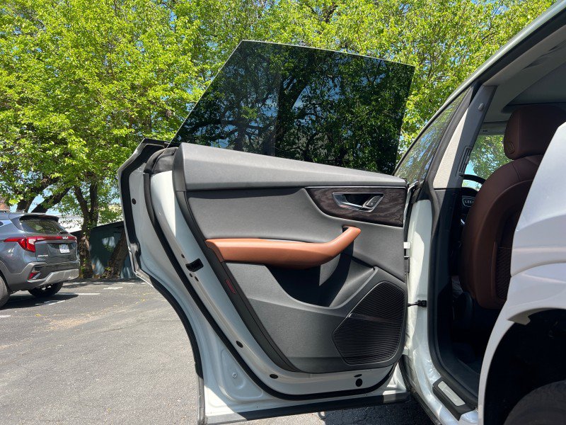 Used 2019 Audi Q8 Premium Plus w/ Premium Plus AWD/4WD image 15