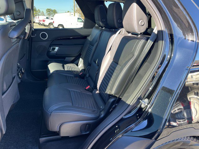 Used 2024 Land Rover Discovery S image 14