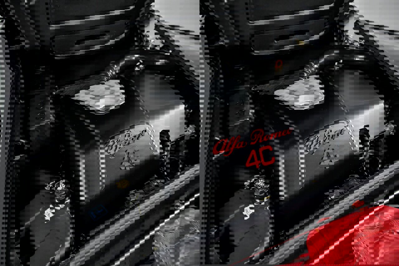 Used 2020 Alfa Romeo 4C Spider image 16