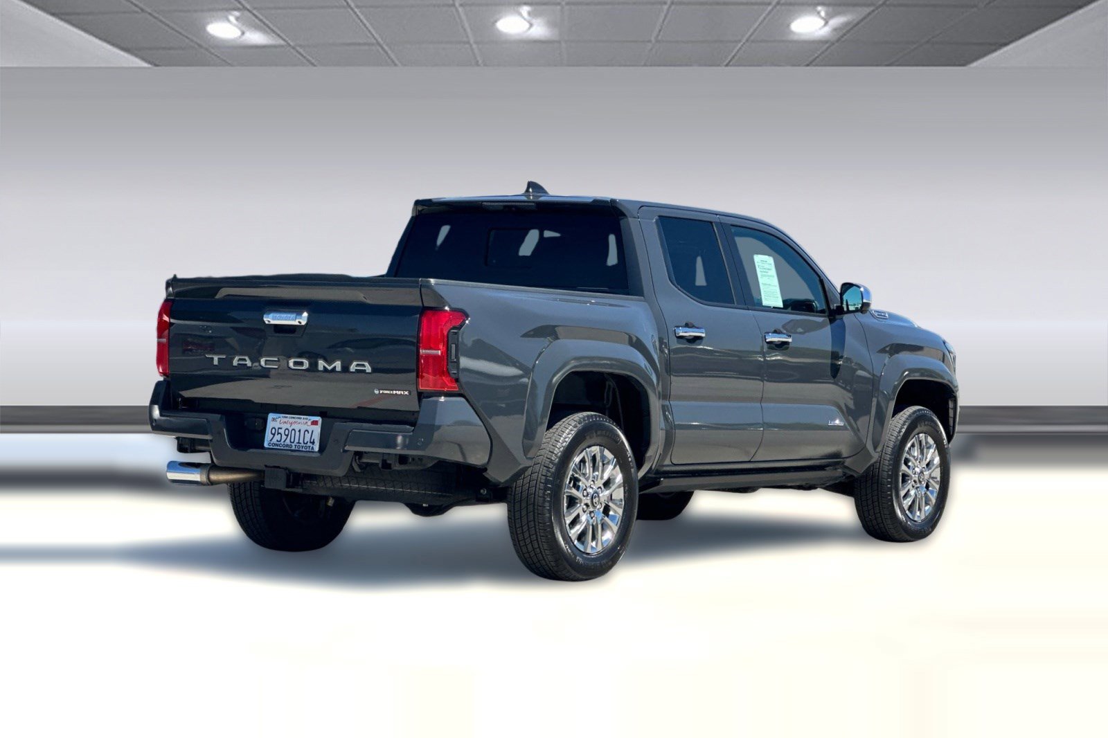 Used 2024 Toyota Tacoma Limited AWD/4WD image 8