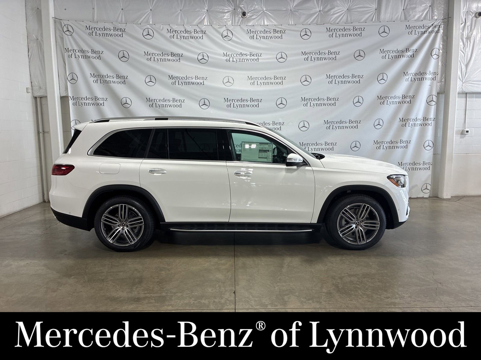 New 2026 Mercedes-Benz GLS 450 4MATIC image 3