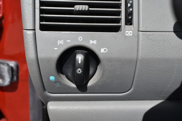 Used 2005 Chrysler Crossfire Limited RWD image 18