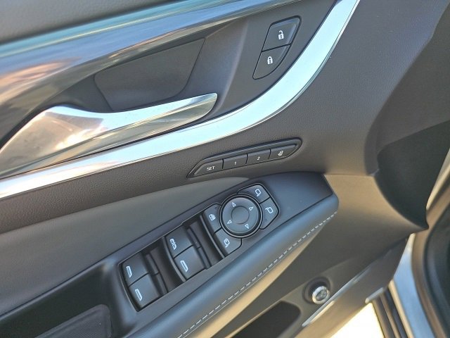 Used 2024 Buick Enclave Premium image 13