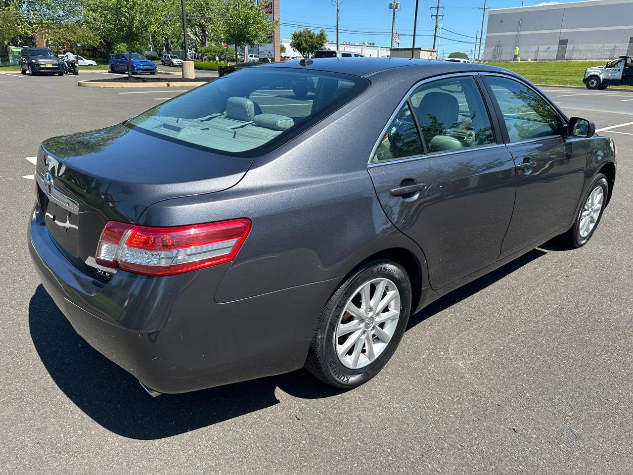 Used 2010 Toyota Camry XLE FWD image 5
