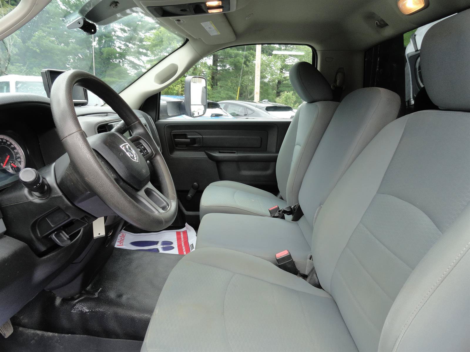 Used 2018 RAM 3500 Tradesman w/ Chrome Appearance Group AWD/4WD image 9
