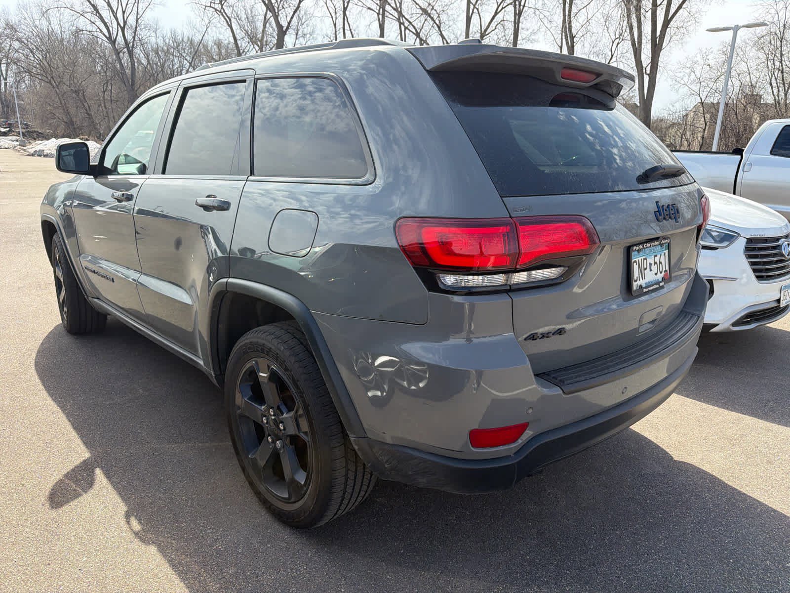 Used 2019 Jeep Grand Cherokee Laredo image 5