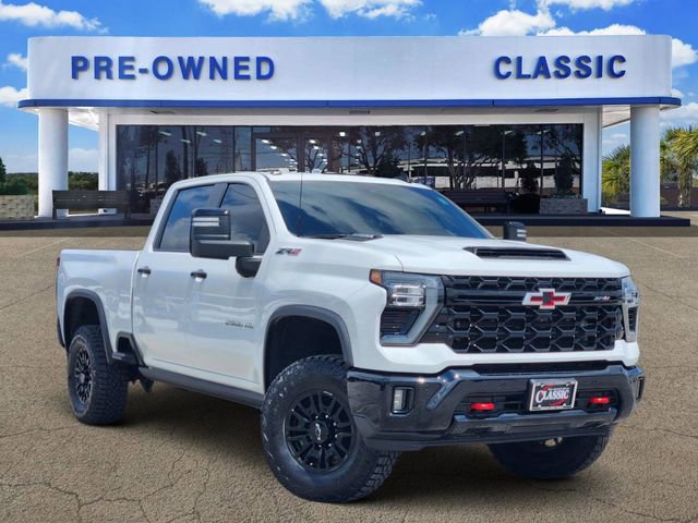 Used 2025 Chevrolet Silverado 2500 ZR2 w/ Technology Package AWD/4WD image 1