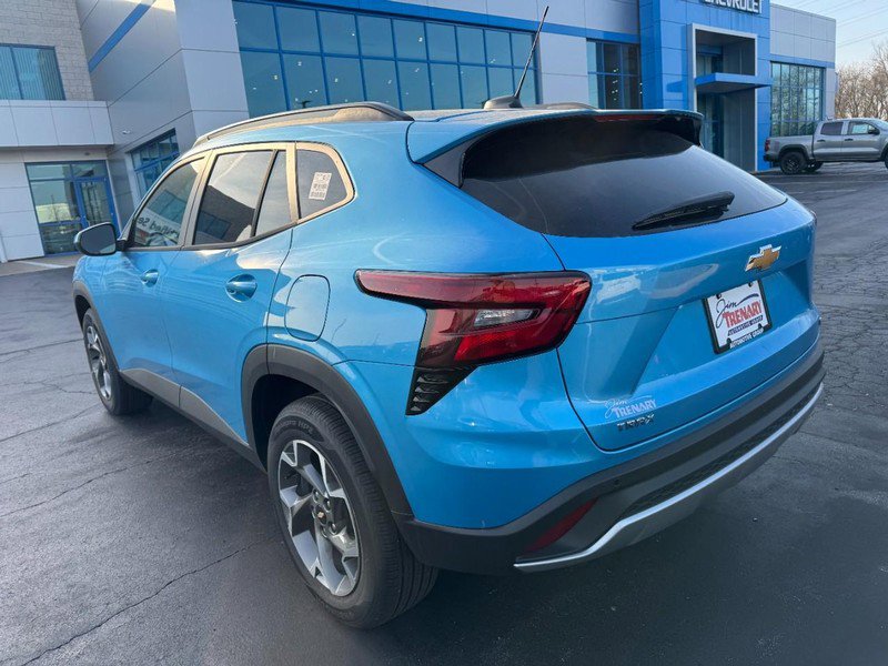New 2026 Chevrolet Trax LT w/ Driver Confidence Package image 5