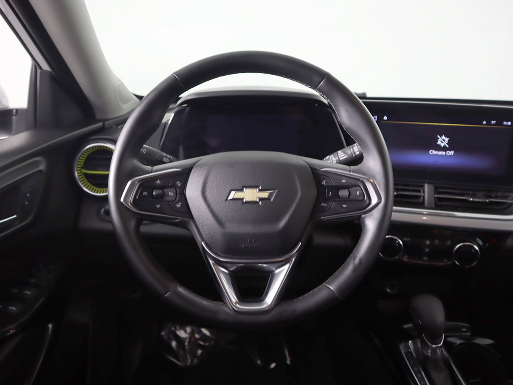 Used 2024 Chevrolet Trax LT w/ LT Convenience Package FWD image 38