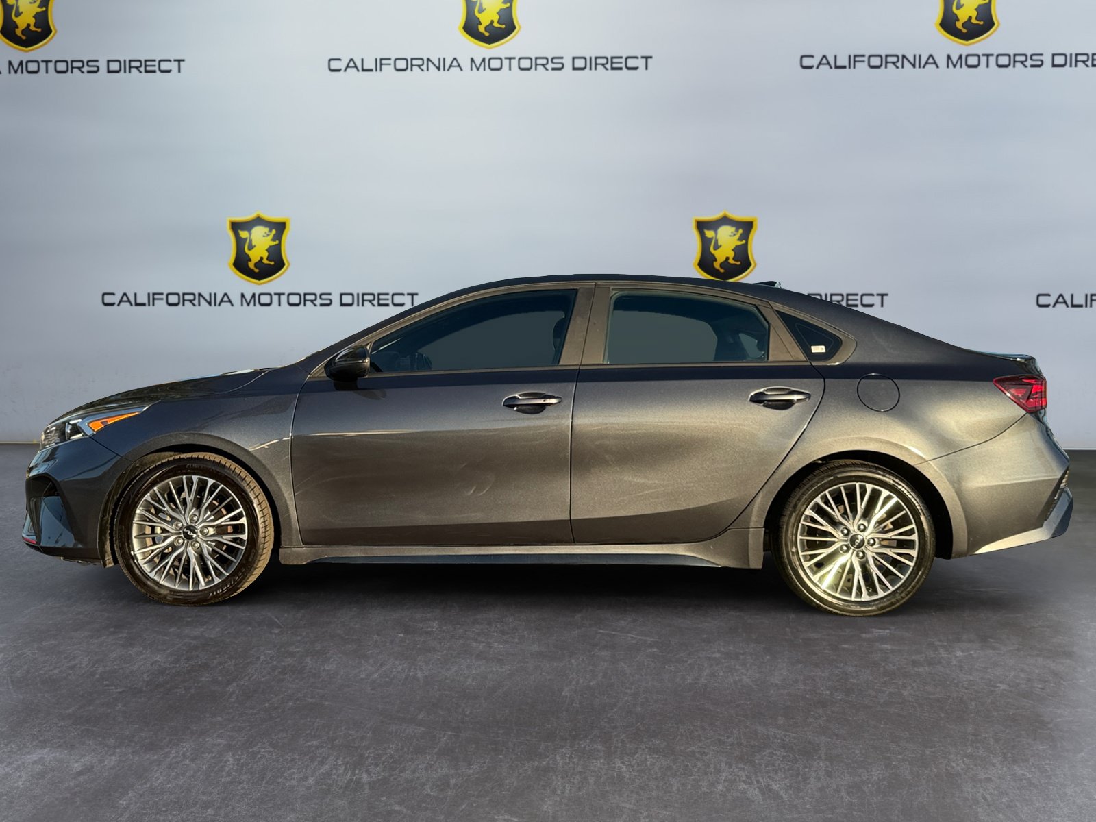 Used 2022 Kia Forte GT-Line w/ GT-Line Premium Package FWD image 2