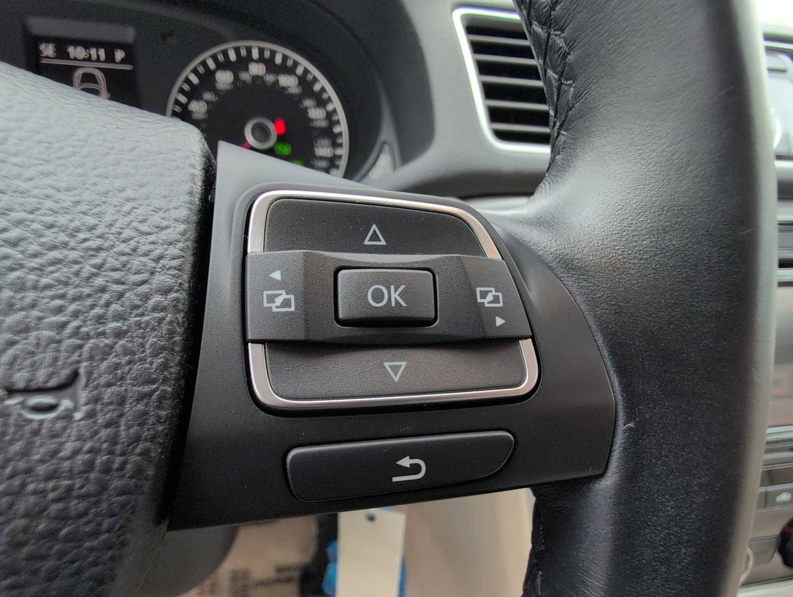 Used 2013 Volkswagen Passat 2.5 SE image 25