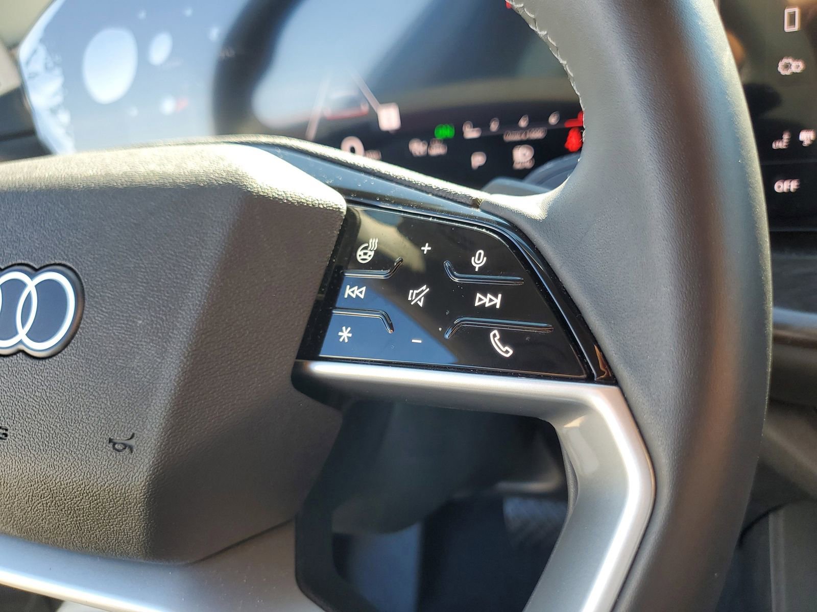 Used 2025 Audi Q5 Premium Plus w/ Premium Plus image 25