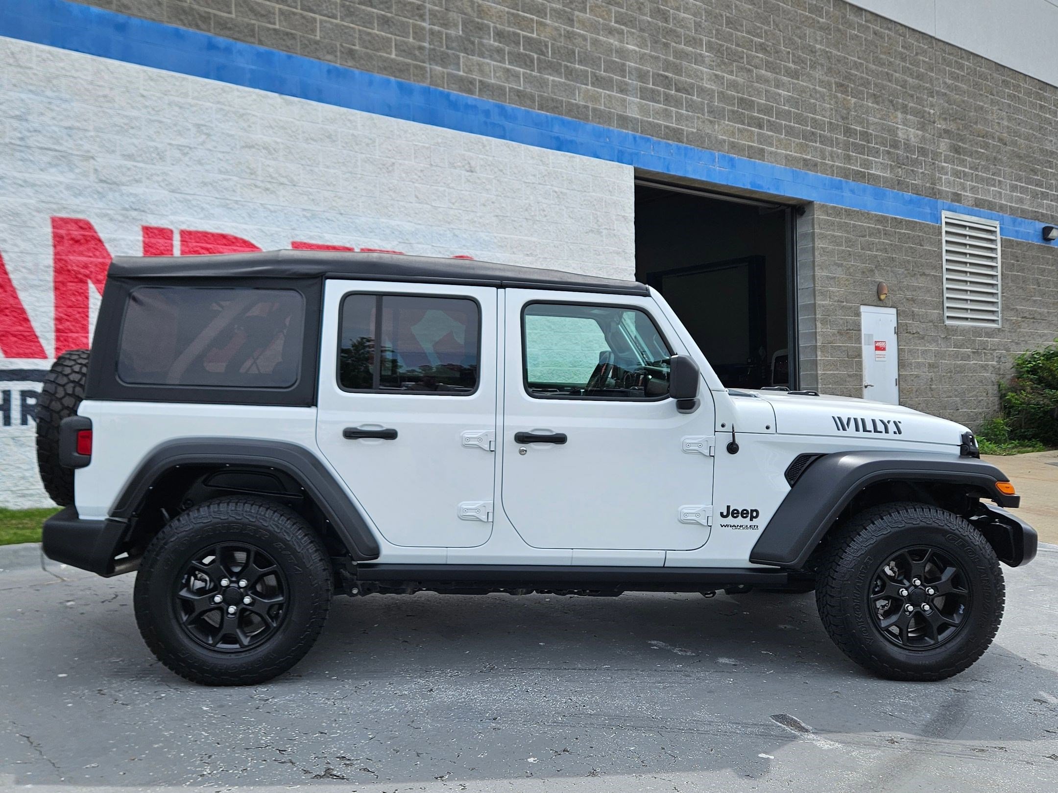 Used 2022 Jeep Wrangler Unlimited Sport AWD/4WD image 8