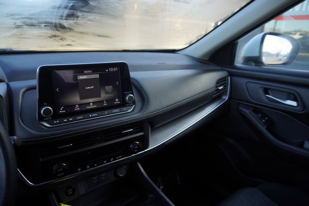 Used 2024 Nissan Rogue SV image 19