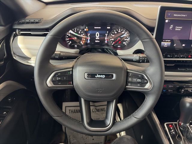 Used 2024 Jeep Compass Limited image 17