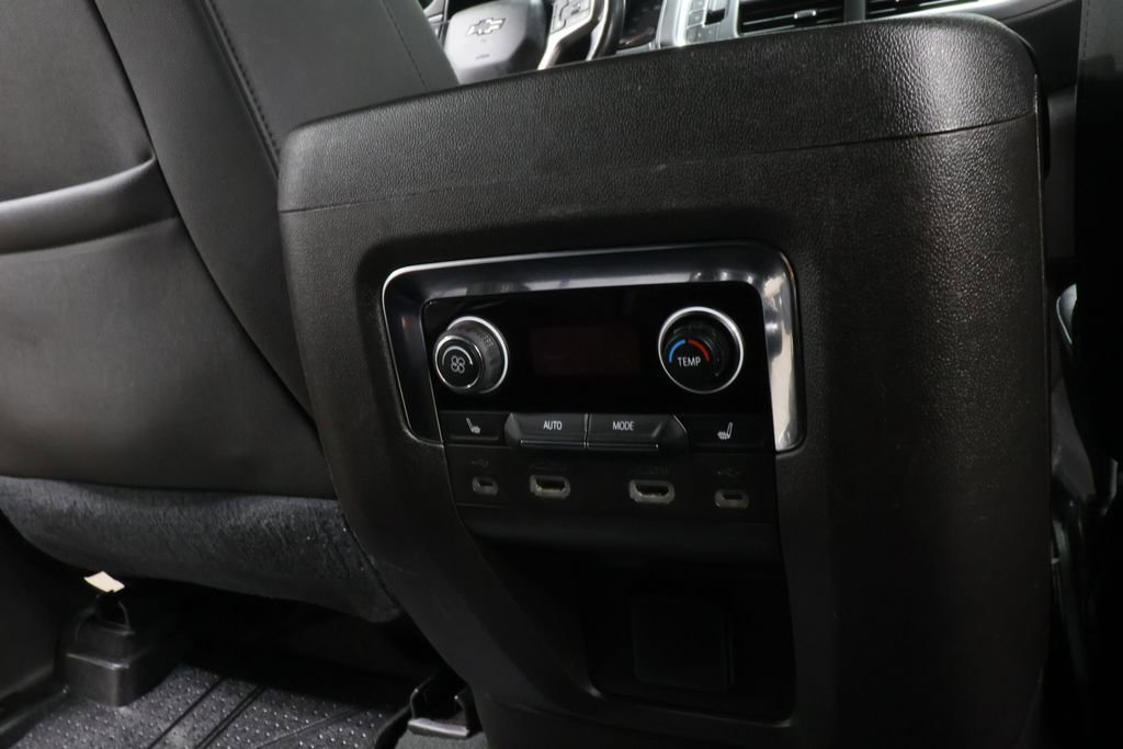 Used 2021 Chevrolet Suburban Z71 w/ Luxury Package image 39