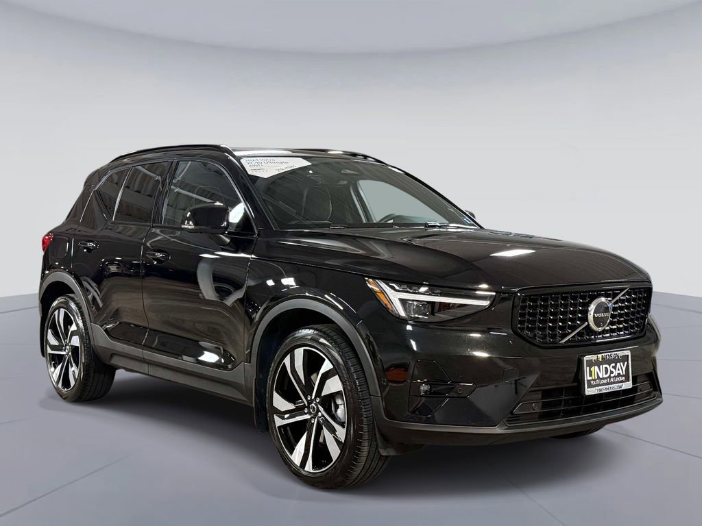 Used 2024 Volvo XC40 B5 Ultimate w/ Protection Package Premier AWD/4WD image 9