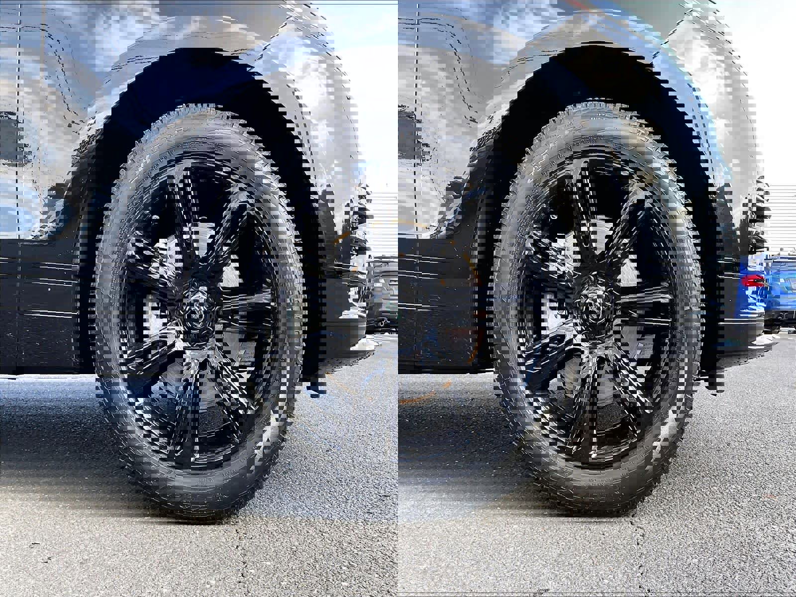 Used 2023 Land Rover Range Rover Velar R-Dynamic S image 10