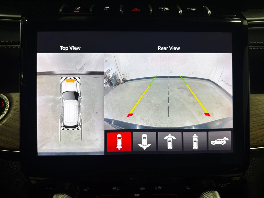 Used 2022 Jeep Grand Cherokee Summit w/ Luxury Tech Group V AWD/4WD image 10