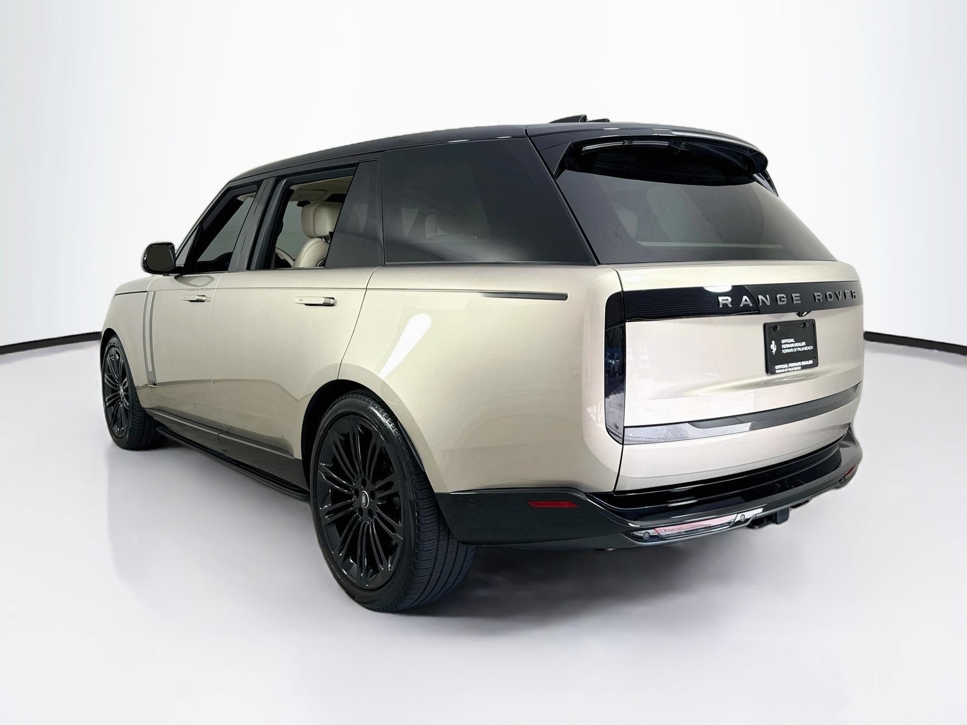 Used 2024 Land Rover Range Rover Long Wheelbase Autobiography AWD/4WD image 5