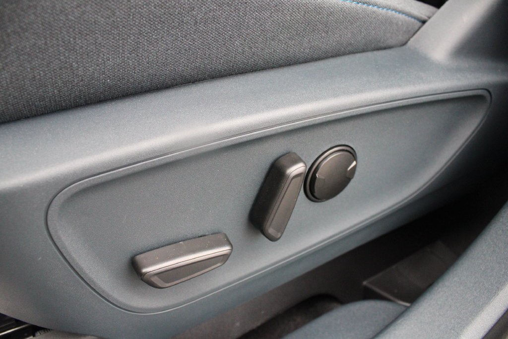 New 2026 Ford Maverick XLT w/ XLT Luxury Package FWD image 3