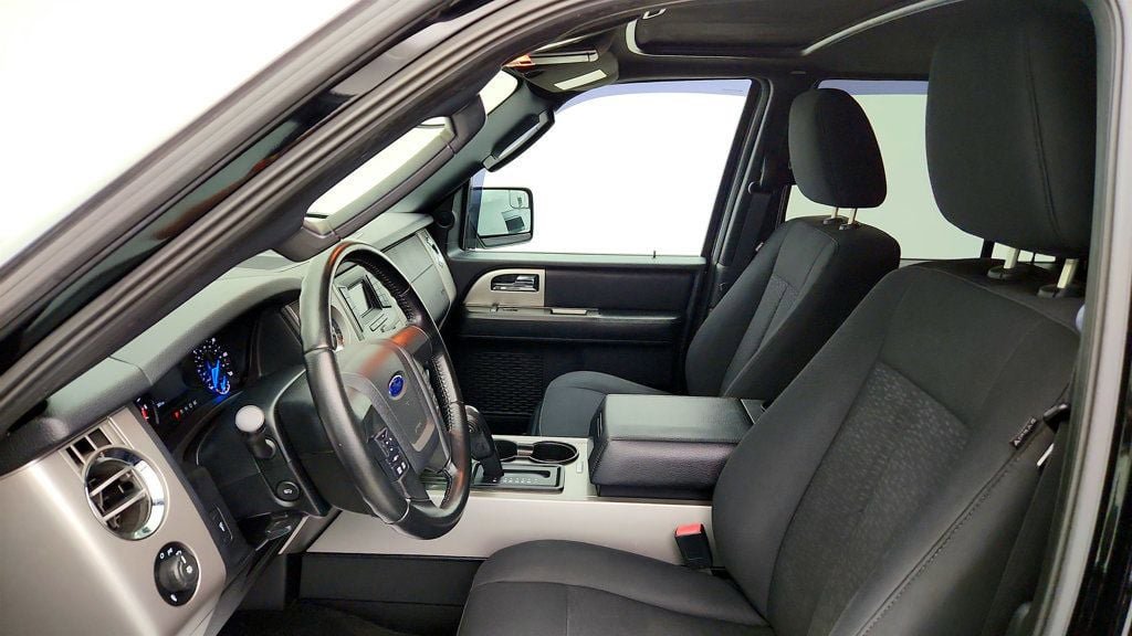 Used 2016 Ford Expedition XLT AWD/4WD image 18