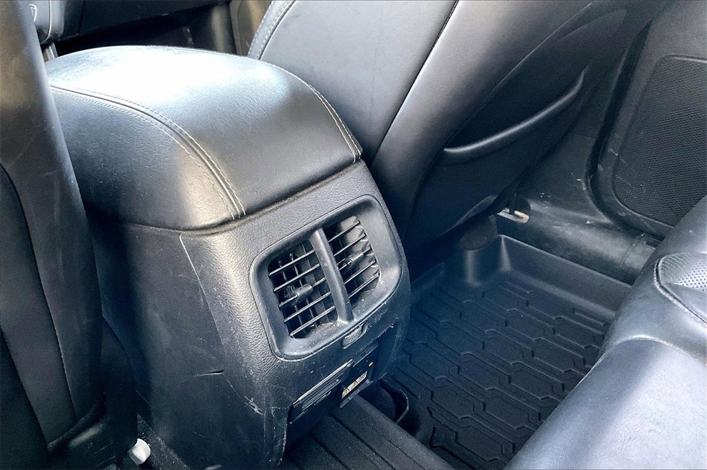 Used 2019 Jeep Cherokee Limited image 30