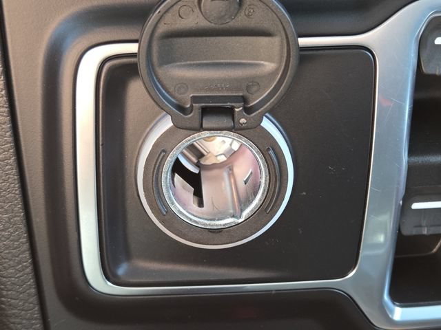Used 2022 Jeep Wrangler Unlimited Rubicon AWD/4WD image 7