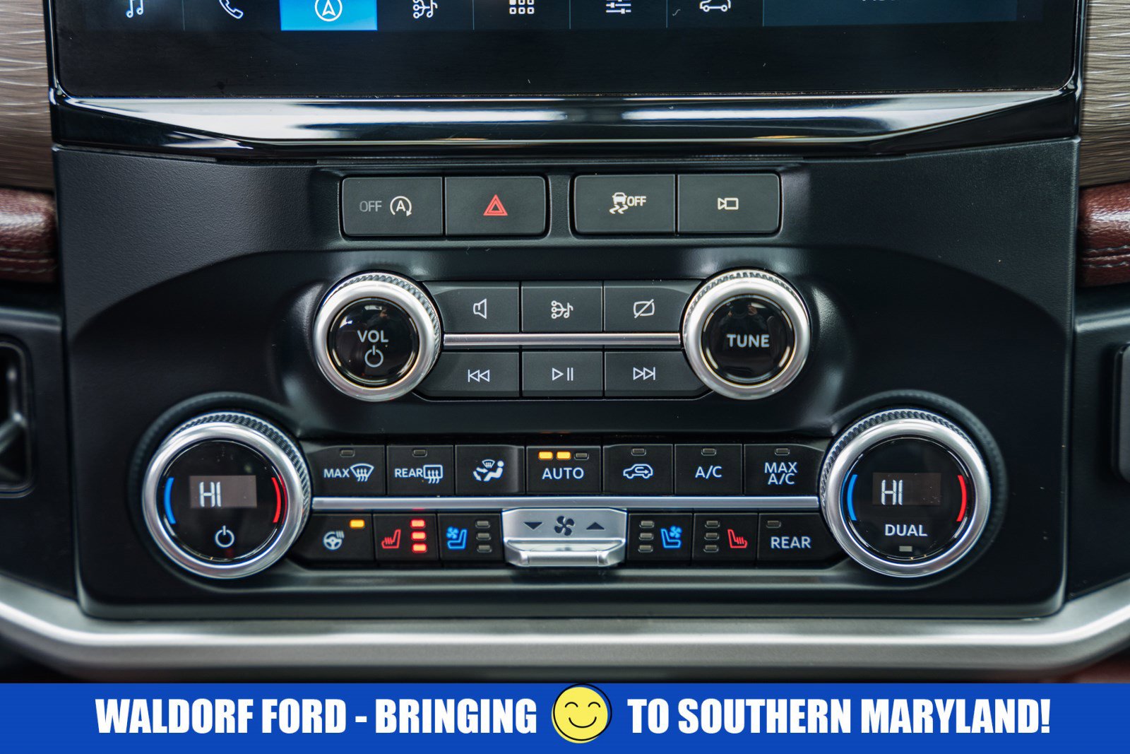 Used 2024 Ford Expedition Limited image 25