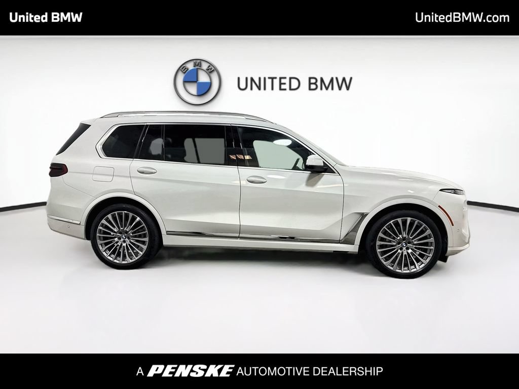 Certified 2025 BMW X7 xDrive40i w/ Parking Assistance Package AWD/4WD image 4