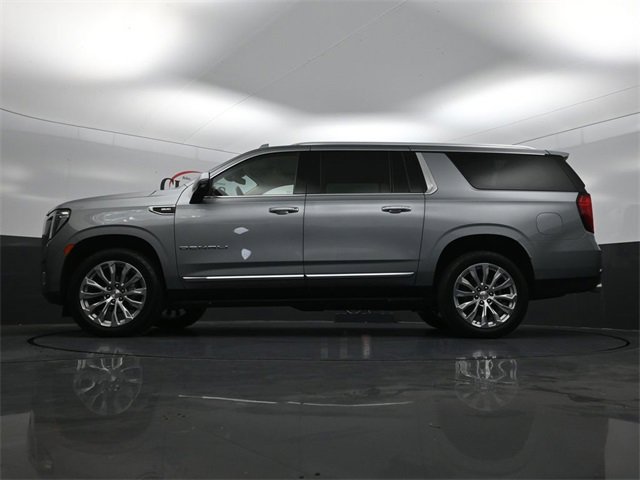 Used 2023 GMC Yukon XL Denali image 25