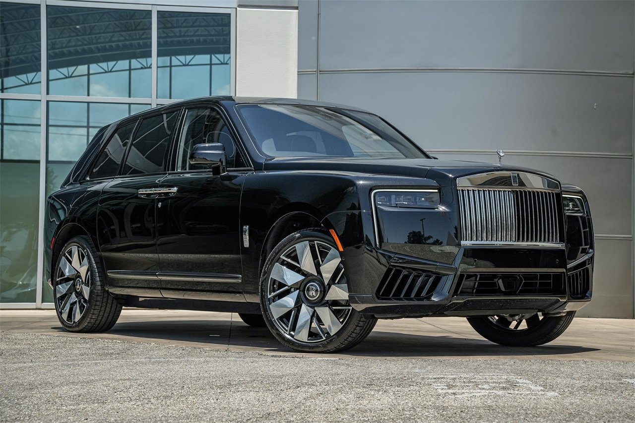 New 2025 Rolls-Royce Cullinan