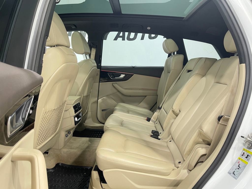 Used 2018 Audi Q7 3.0T Prestige w/ Prestige Package image 28