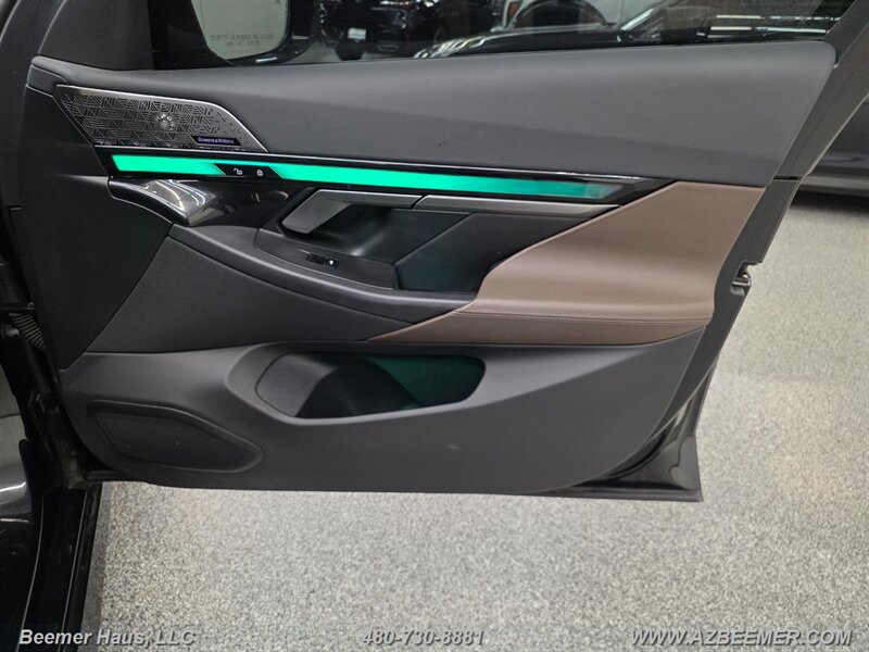 Used 2024 BMW i5 eDrive40i w/ M Sport Package RWD image 37