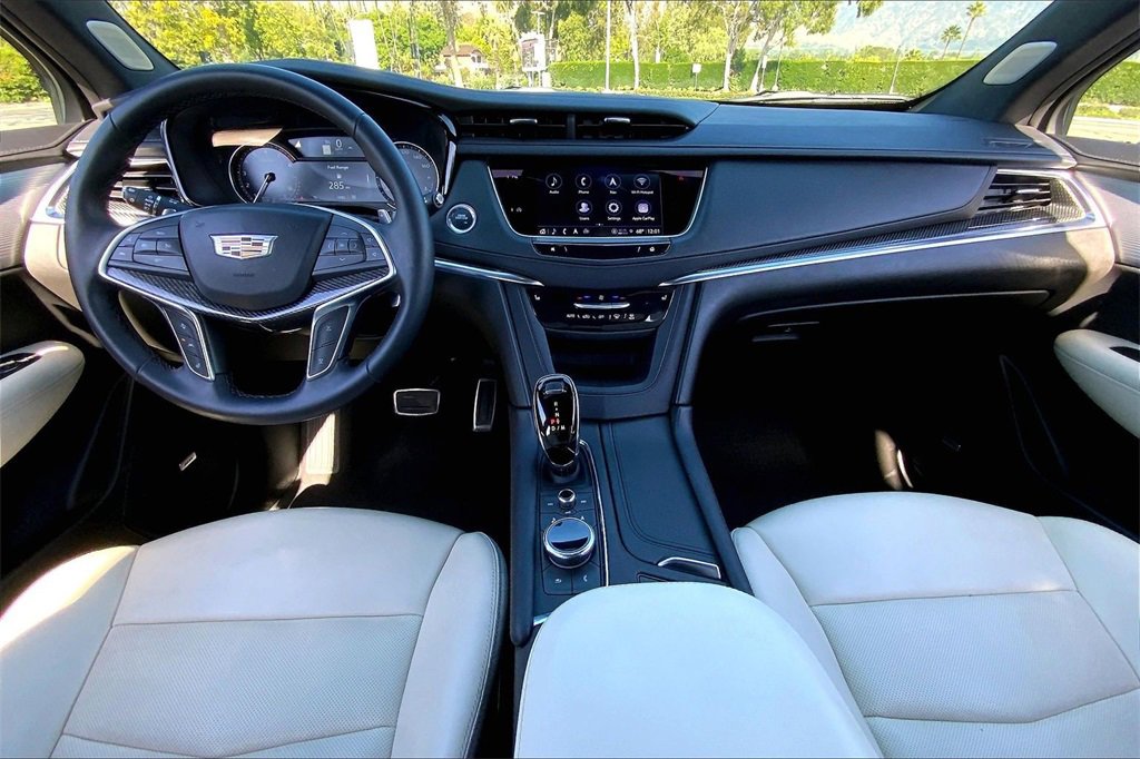 Used 2025 Cadillac XT5 Sportv image 15