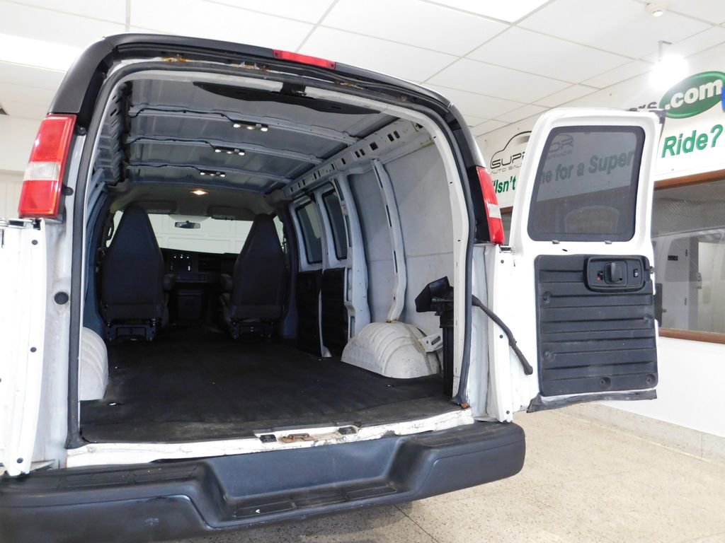 Used 2017 GMC Savana 2500 RWD image 64