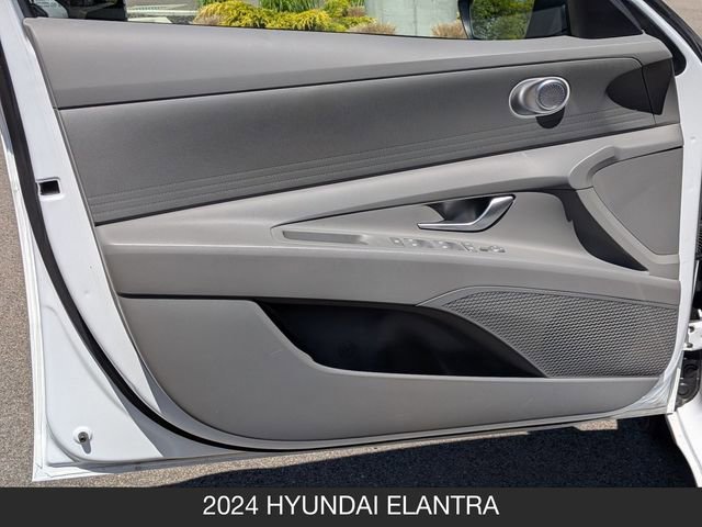 Used 2024 Hyundai Elantra SEL FWD image 10