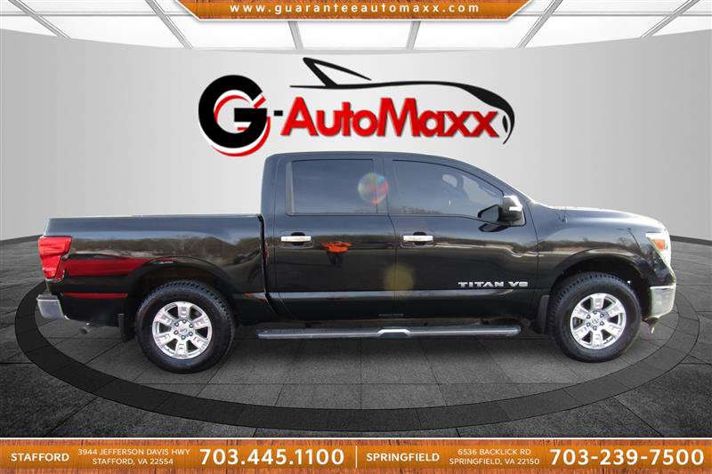 Used 2018 Nissan Titan SV image 4