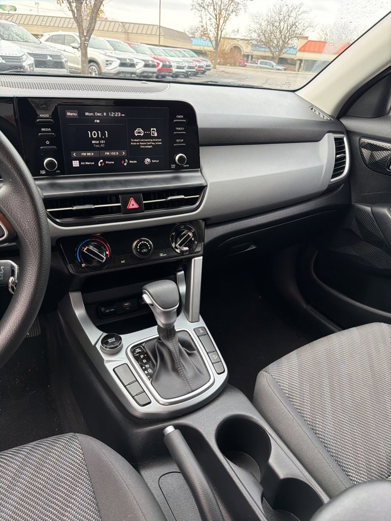 Used 2024 Kia Seltos LX image 16