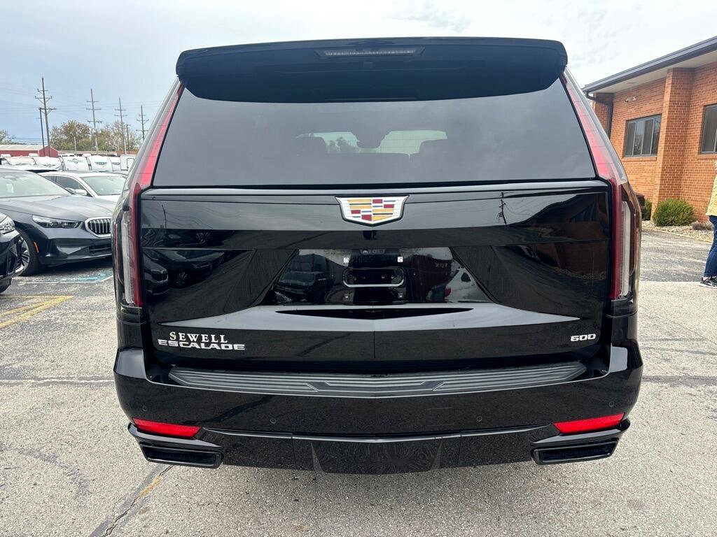 Used 2023 Cadillac Escalade Sport w/ Touring Package image 7