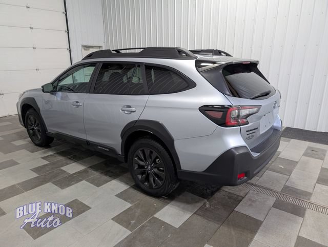 Used 2025 Subaru Outback Onyx Edition AWD/4WD image 2