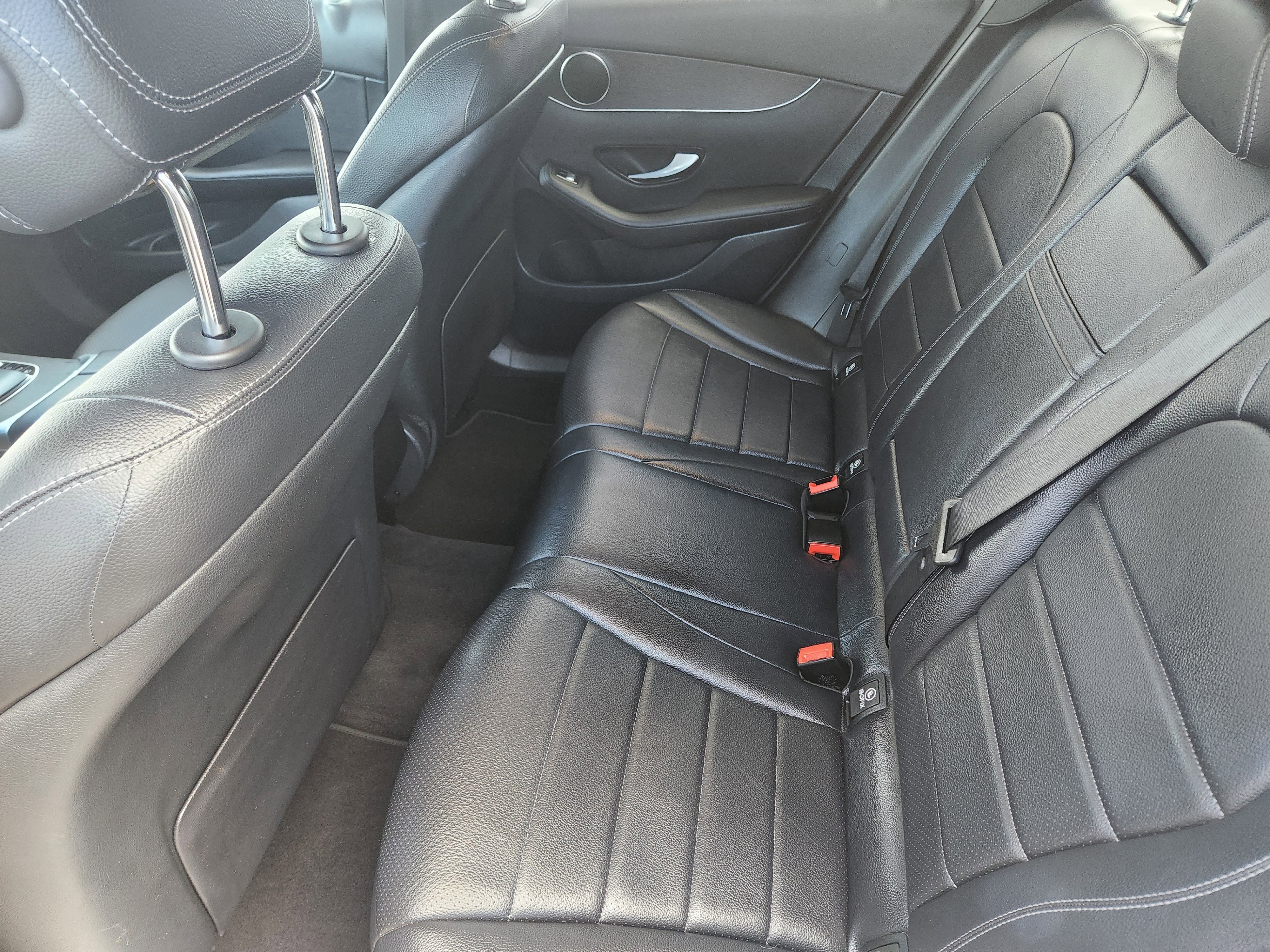 Used 2021 Mercedes-Benz GLC 300 4MATIC image 9