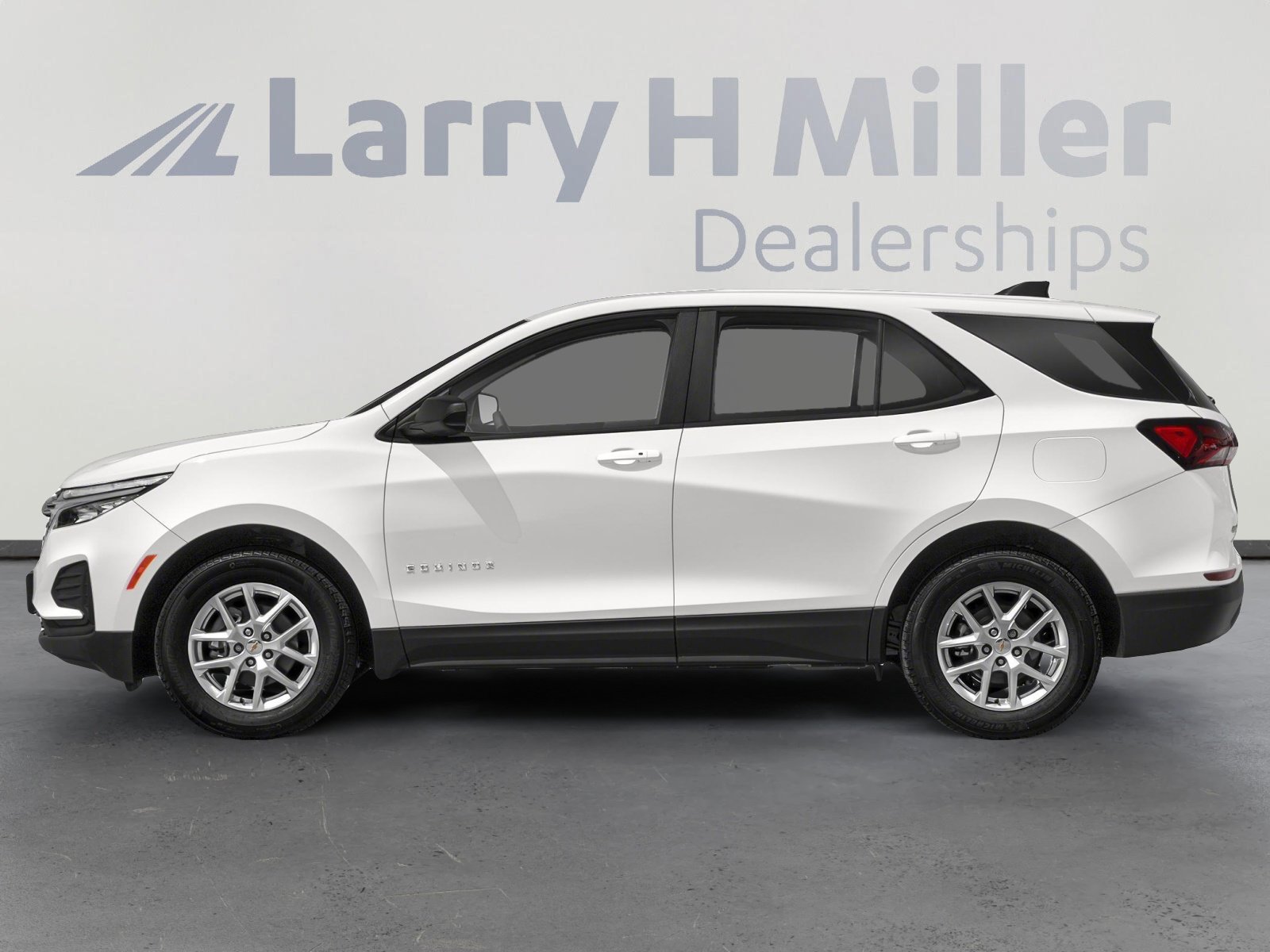 Used 2023 Chevrolet Equinox LT w/ LPO, Floor Liner Package AWD/4WD image 3