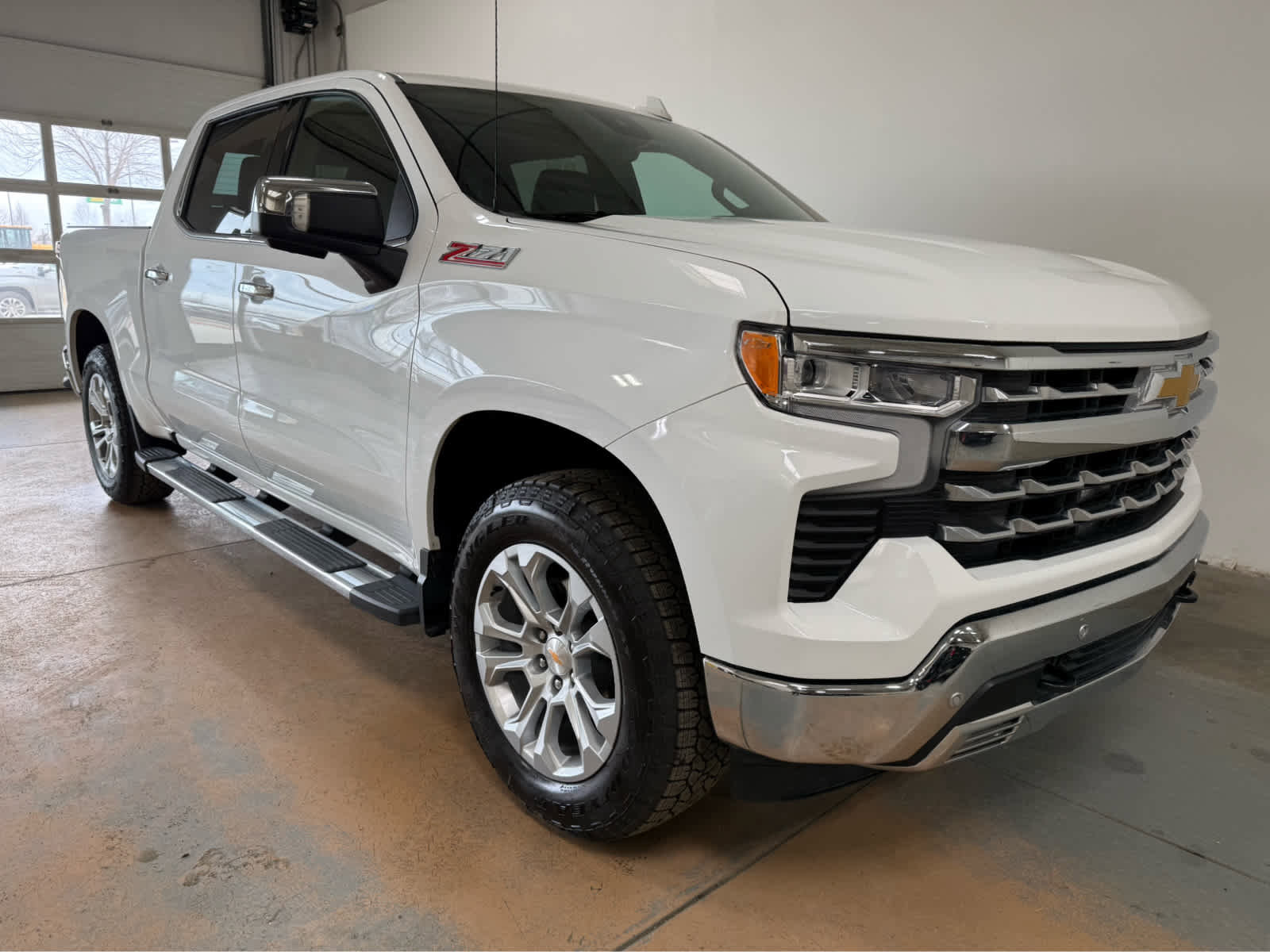 Certified 2023 Chevrolet Silverado 1500 LTZ w/ LTZ Premium Package AWD/4WD image 5