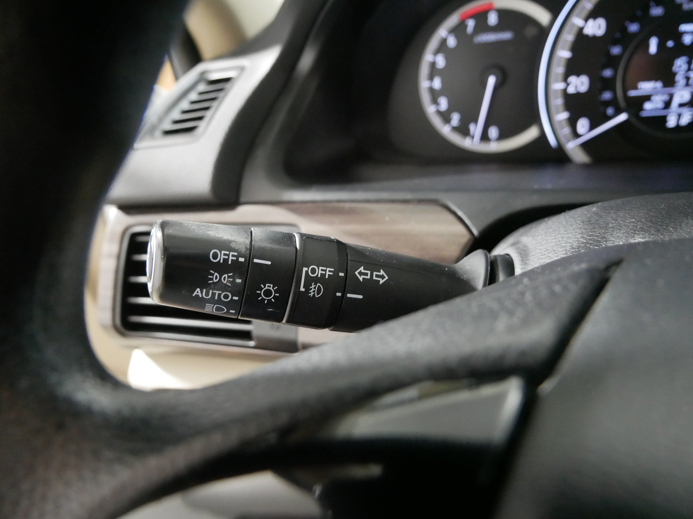 Used 2017 Honda Accord EX image 31
