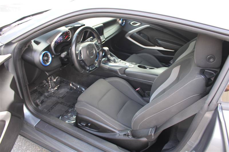 Used 2020 Chevrolet Camaro LT RWD image 10