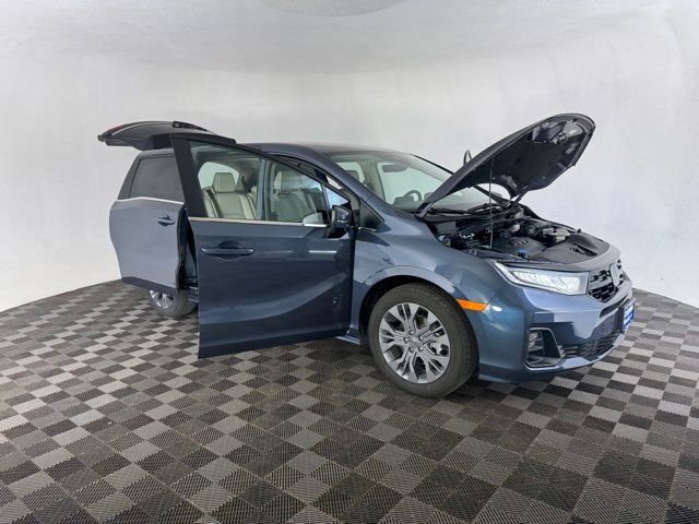 Certified 2026 Honda Odyssey Touring image 16